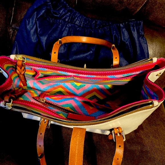 4 Dooney & Bourke Purses! Selling together:) - Picture 6 of 9